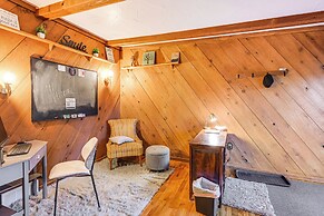 2 Mi to Downtown Flushing: Spacious Retreat!