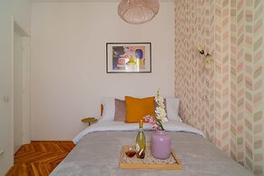 Spacious 3BR Atrium Penthouse Balcony Cismigiu