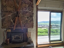 Ski-in/ski-out Mountain Side - Winter Shuttle Wifi Fireplace