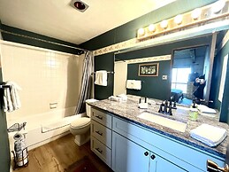 Ski-in/ski-out Mountain Side - Winter Shuttle Wifi Fireplace