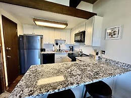 Ski-in/ski-out Mountain Side - Winter Shuttle Wifi Fireplace