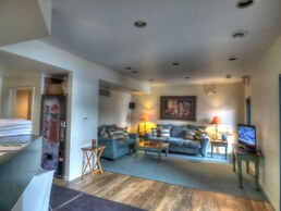 Ski-in/ski-out Mountain Side - Winter Shuttle Wifi Fireplace