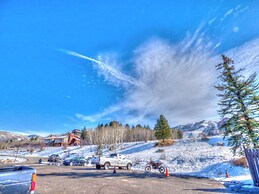 2 Level Unit w/ Pool Hot Tubs Private Deck