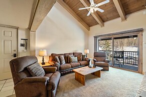 2 Level Unit w/ Pool Hot Tubs Private Deck