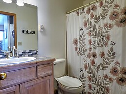 Corner Unitground Floor + Hot Tubspatio W/D in Unit