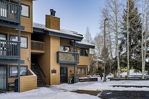 Corner Unitground Floor + Hot Tubspatio W/D in Unit