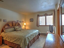 Corner Unitground Floor + Hot Tubspatio W/D in Unit