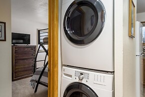 Corner Unitground Floor + Hot Tubspatio W/D in Unit