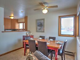 Corner Unitground Floor + Hot Tubspatio W/D in Unit