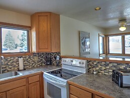 Corner Unitground Floor + Hot Tubspatio W/D in Unit