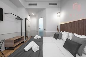 Esther Suites, Nilie Hospitality MGMT