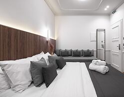 Esther Suites, Nilie Hospitality MGMT