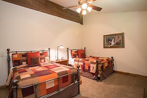 9201 - Silver Aspen - Five Bedroom + Loft Luxury Townhome 4 Hotel Room