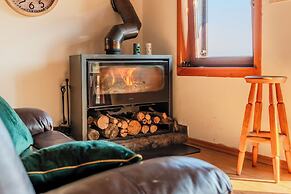 Hilltop Panorama Chalet