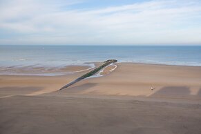 Huize Noordzee Located Directly on the Beach
