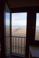 Huize Noordzee Located Directly on the Beach