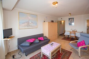 Huize Noordzee Located Directly on the Beach