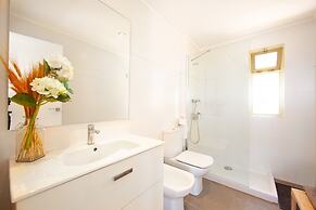 Pretty Villa With Balcony