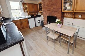 Exeter Terrace Retreat - 4 Bedroom House