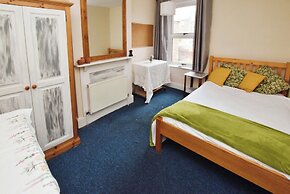 Exeter Terrace Retreat - 4 Bedroom House