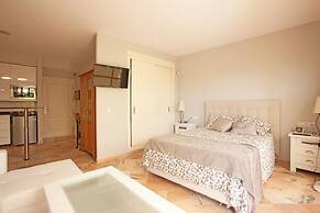 Lush Studio With View