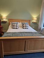 The Lamb & Flag Hotel