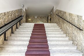 Il Faro luxury rooms & lounge