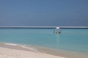 Arrival Beach and Spa at Gulhi