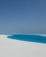 Arrival Beach and Spa at Gulhi