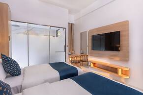 Arrival Beach and Spa at Gulhi