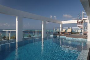 Arrival Beach and Spa at Gulhi