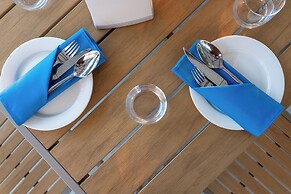 Arrival Beach and Spa at Gulhi