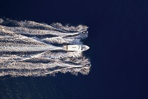 Arrival Beach and Spa at Gulhi