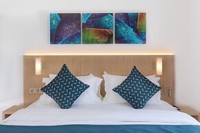 Arrival Beach and Spa at Gulhi