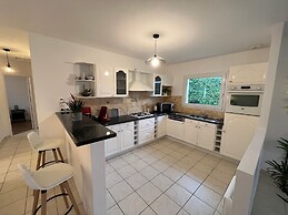 Single Storey House With Garden