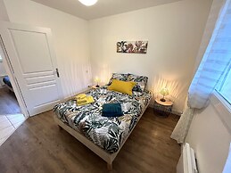 Single Storey House With Garden