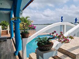 Hotel River Blue