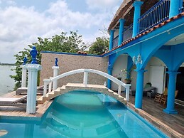 Hotel River Blue