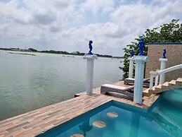 Hotel River Blue