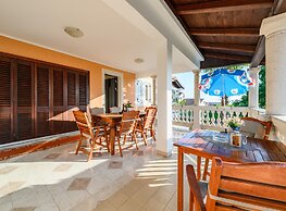 Beautiful Cottage in Nature