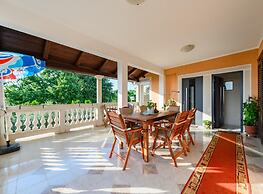 Beautiful Cottage in Nature