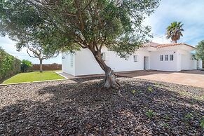 Villa Maricel - Villa With Private Pool. Free Wifi