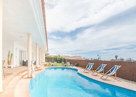 Villa Maricel - Villa With Private Pool. Free Wifi