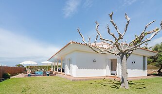 Villa Maricel - Villa With Private Pool. Free Wifi