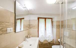 Cosy Holiday Home in Equi Terme With Terrace