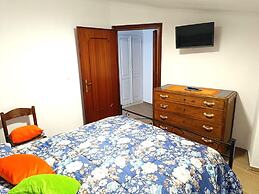 Cosy Holiday Home in Equi Terme With Terrace