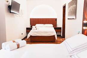 Casa 11-24 by Casa Bolivar