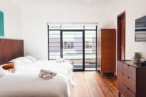 Casa 11-24 by Casa Bolivar