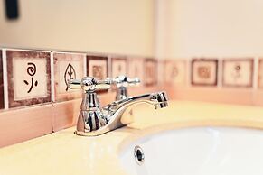 Casa 11-24 by Casa Bolivar