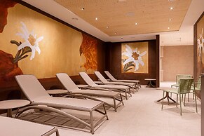 Studio Near the Slopes With Wellness Area
